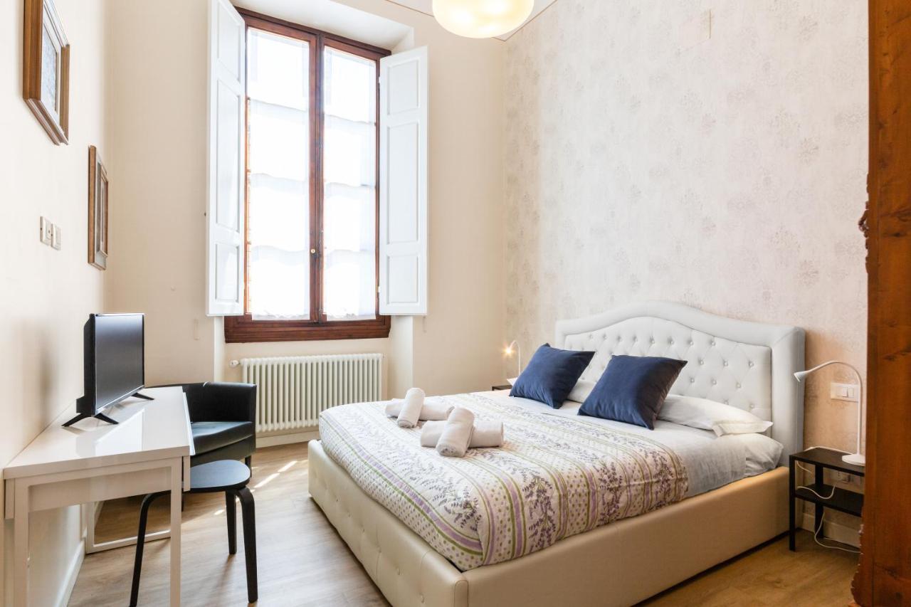I Renai - Ponte Delle Grazie Modern Apartment Florencia Exterior foto